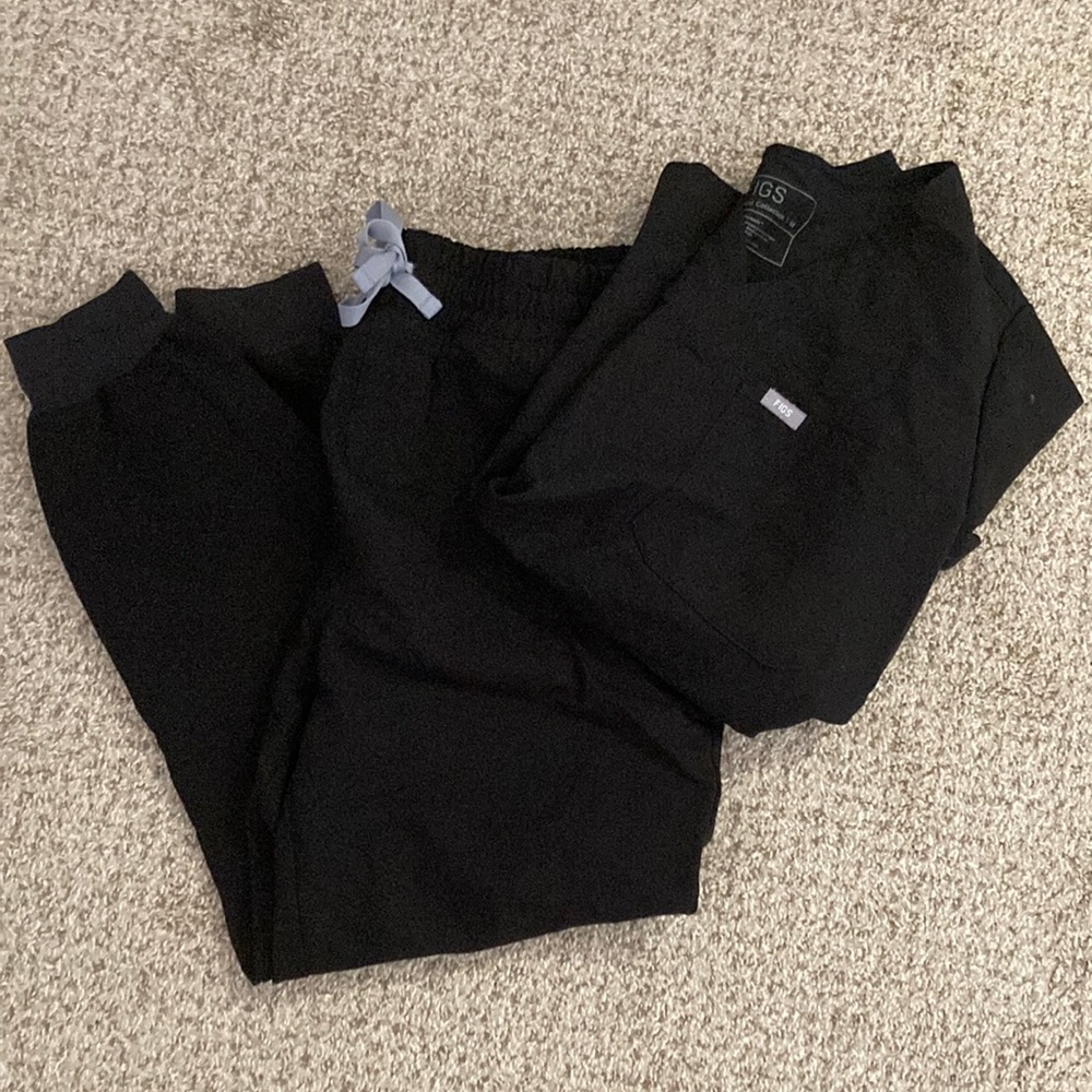 FIGS black colored scrubs!!